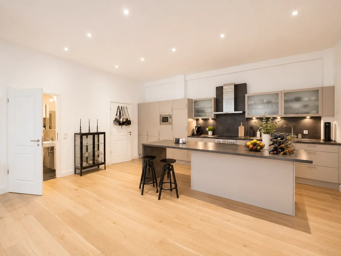 3 Zimmer Wohnung mit 111 m² in Düsseldorf – Bild 1