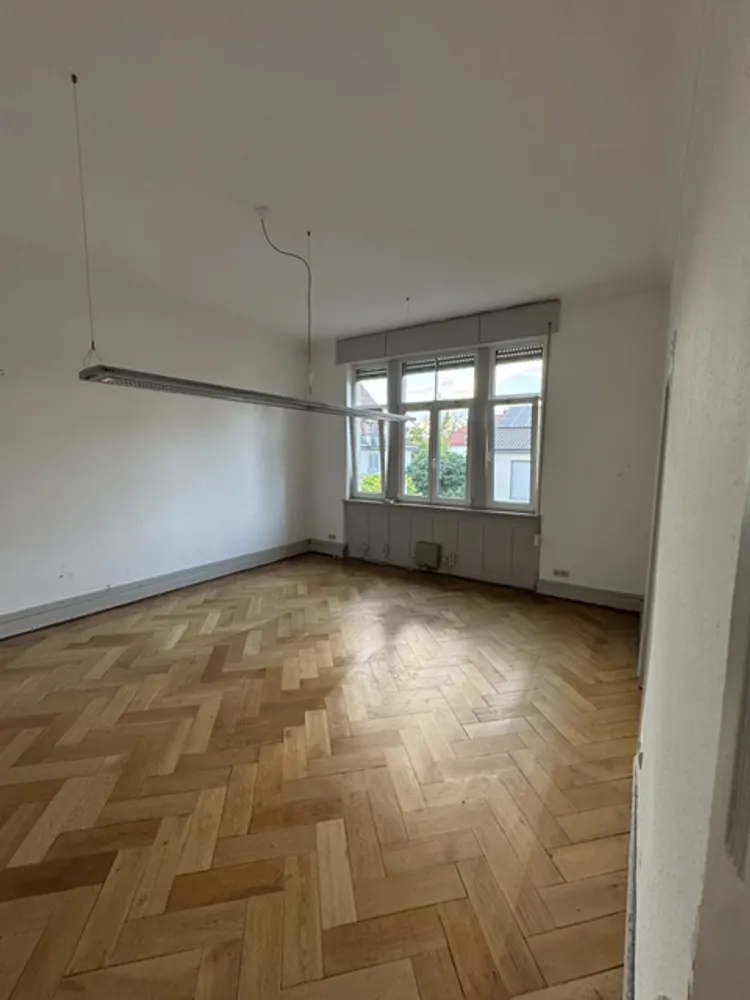 7 Zimmer Wohnung mit 260 m² in Karlsruhe – Bild 9
