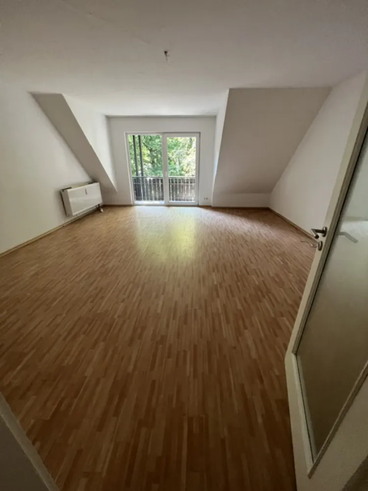 3 Zimmer Wohnung mit 108 m² in München – Bild 2