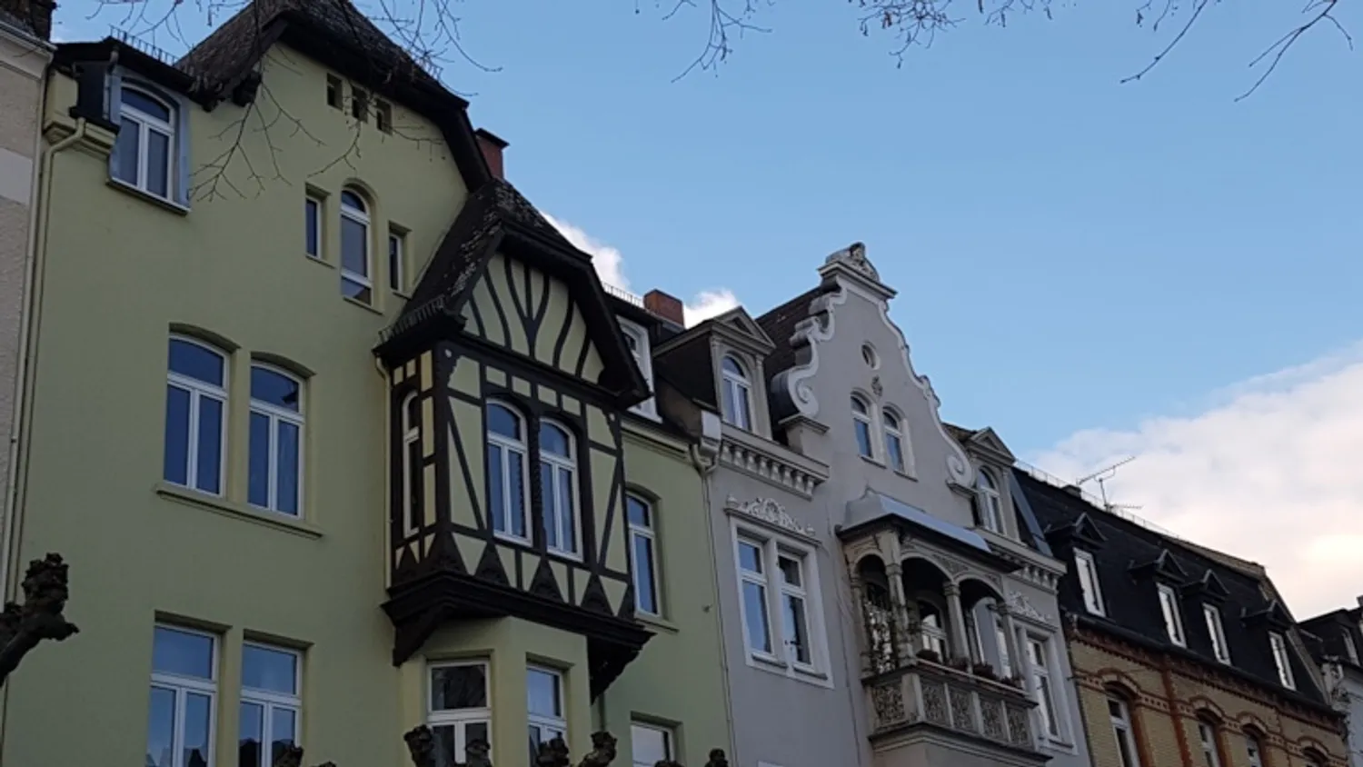 4 Zimmer Wohnung mit 94 m² in Wiesbaden – Bild 1