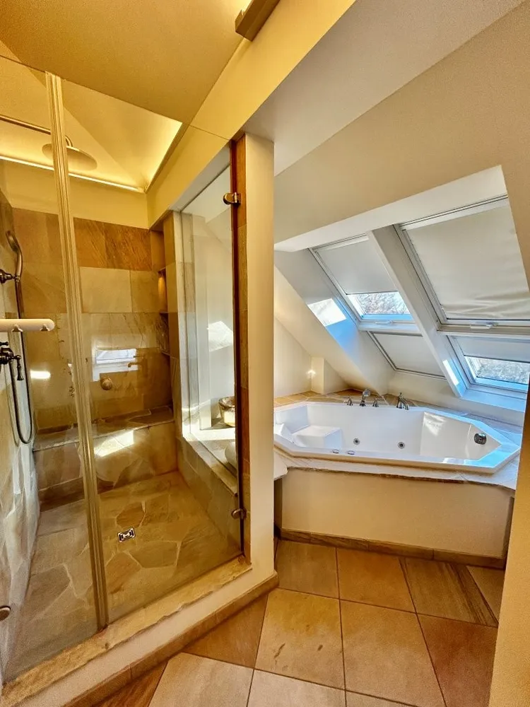 4 Zimmer Wohnung mit 191 m² in München – Bild 12