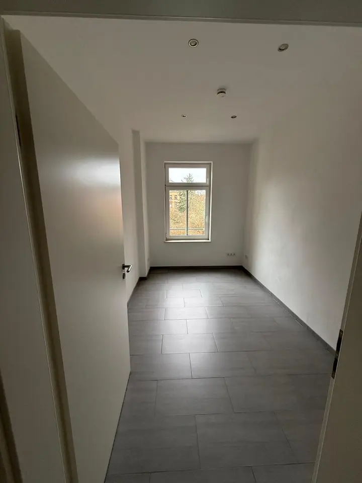 4 Zimmer Wohnung mit 88 m² in Werdau – Bild 2