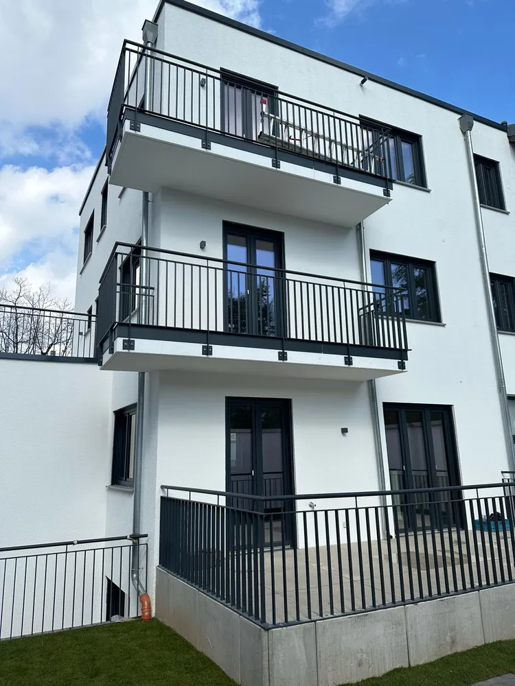 2 Zimmer Wohnung mit 106 m² in Frankfurt am Main – Bild 1