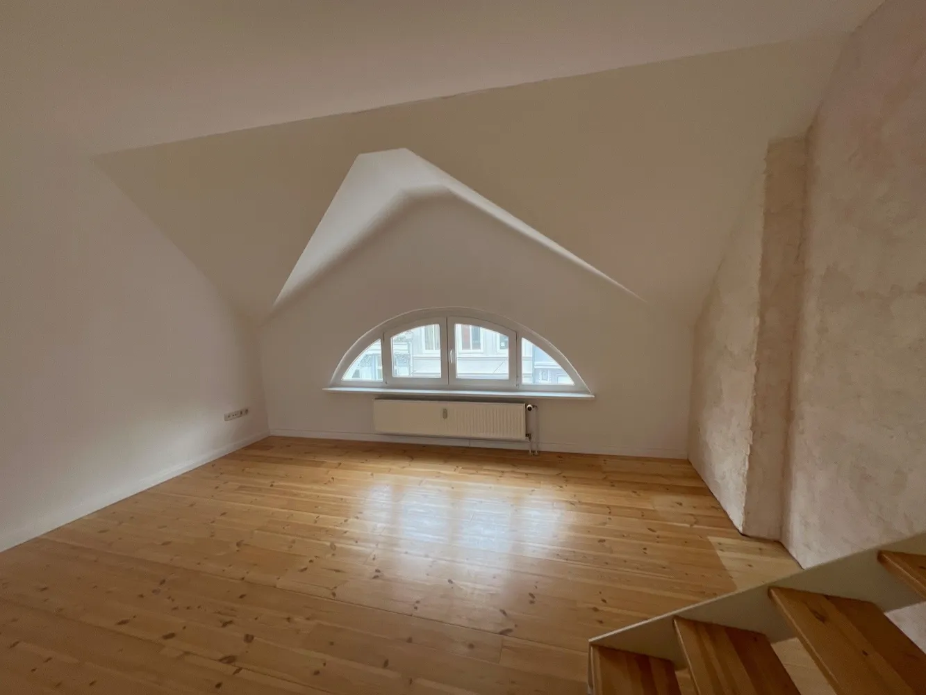 2 Zimmer Wohnung mit 100 m² in Rostock – Bild 3