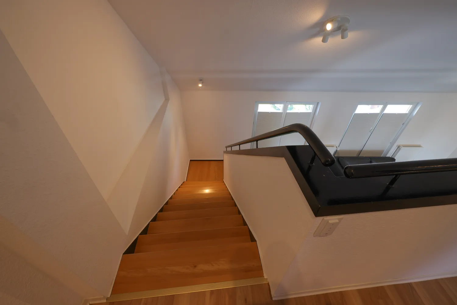 2 Zimmer Wohnung mit 94 m² in Oberhausen – Bild 2
