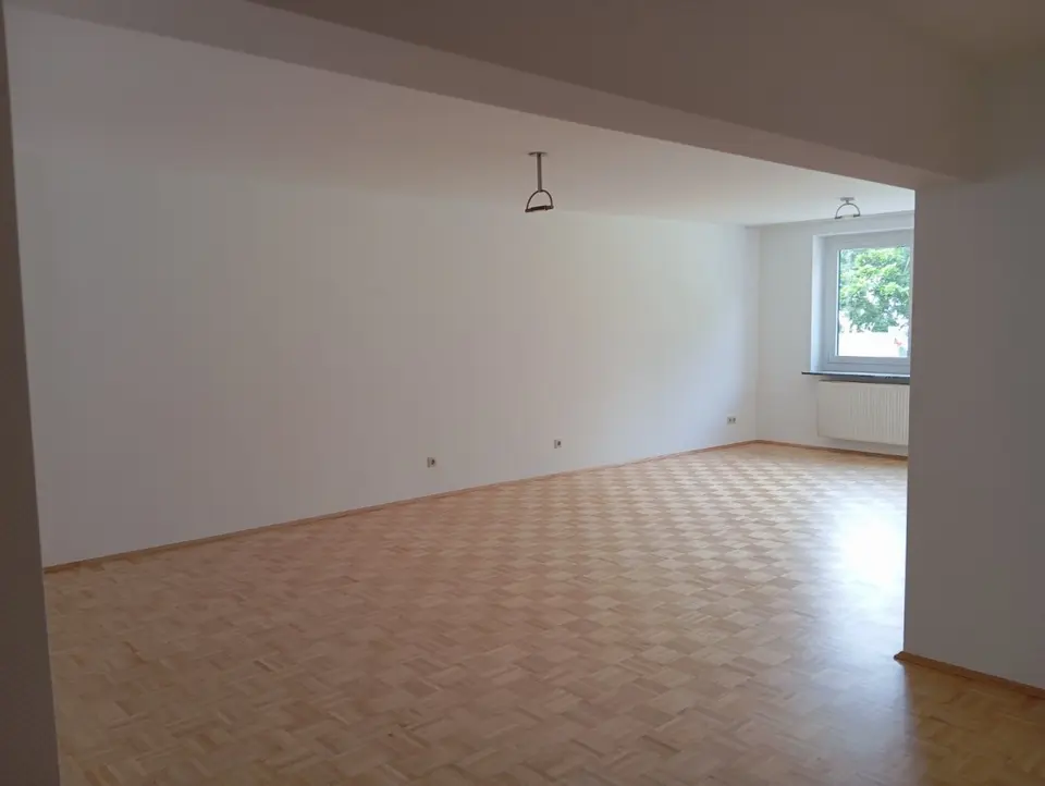 2 Zimmer Wohnung mit 100 m² in Erfurt – Bild 4