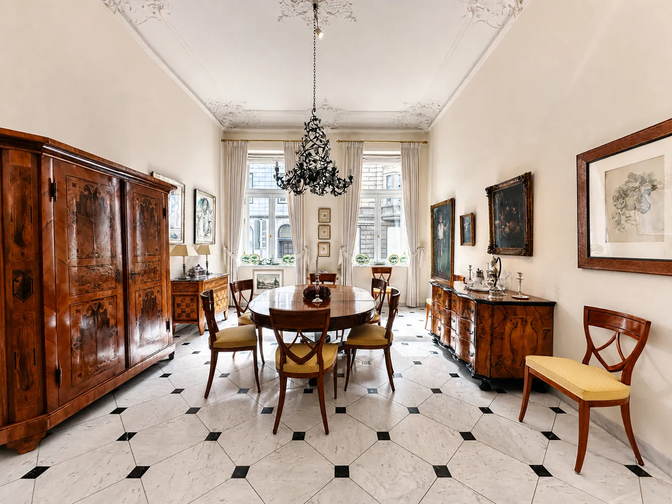 6 Zimmer Wohnung mit 245 m² in Düsseldorf – Bild 2