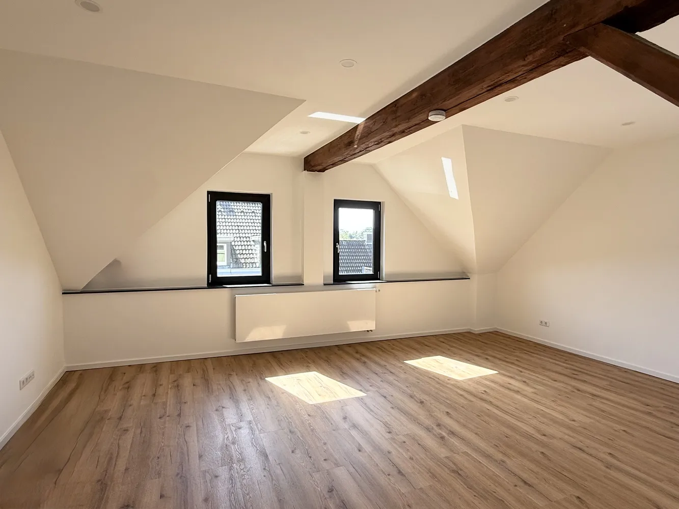 4 room apartment with 100 m² in Düsseldorf – Photo 3