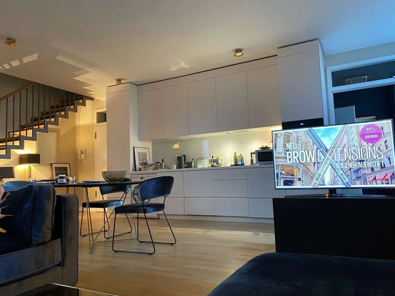 2 room apartment with 105 m² in Berlin – Photo 1