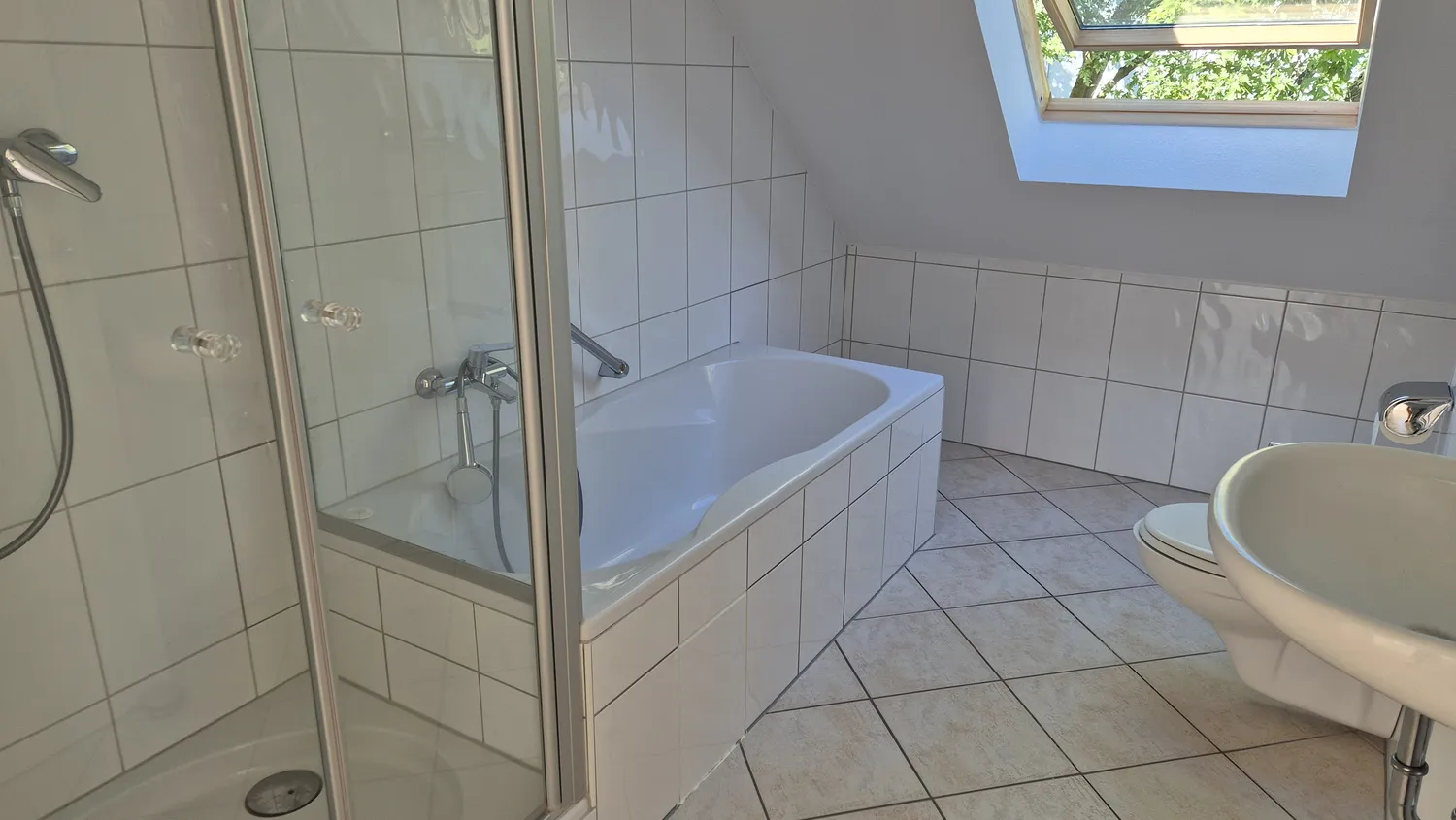 3 Zimmer Wohnung mit 76 m² in Frankfurt am Main – Bild 2