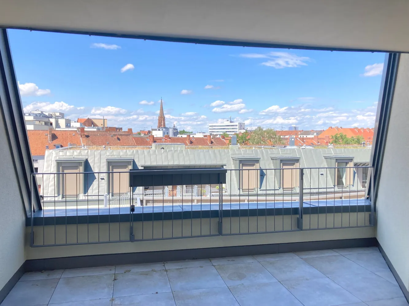 4 Zimmer Wohnung mit 86 m² in Hannover – Bild 2