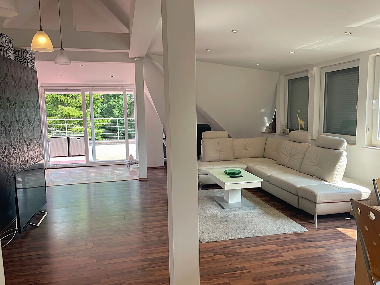 2 Zimmer Wohnung mit 106 m² in Berlin – Bild 2