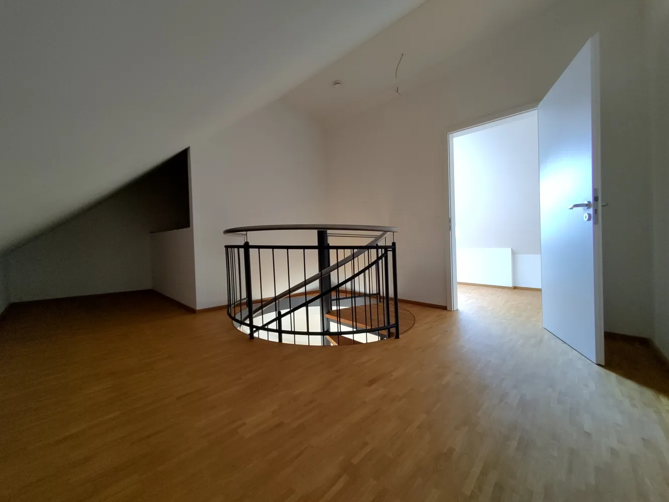 2 Zimmer Wohnung mit 87 m² in München – Bild 6