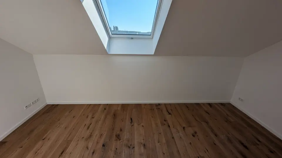 6 Zimmer Wohnung mit 165 m² in Bitterfeld-Wolfen – Bild 1