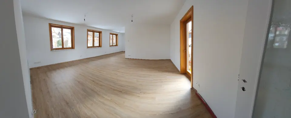 5 Zimmer Wohnung mit 185 m² in Suhl – Bild 1