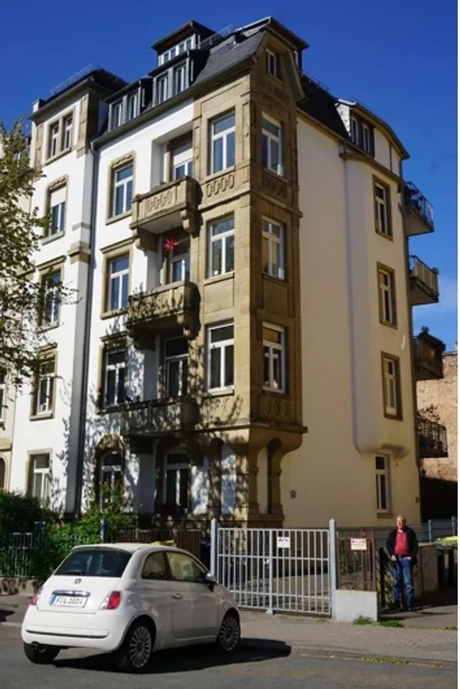 4 room apartment with 105 m² in Frankfurt am Main – Photo 1