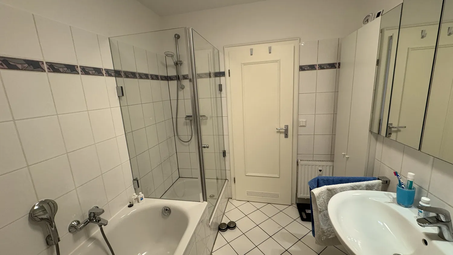 4 Zimmer Wohnung mit 99 m² in Düsseldorf – Bild 9
