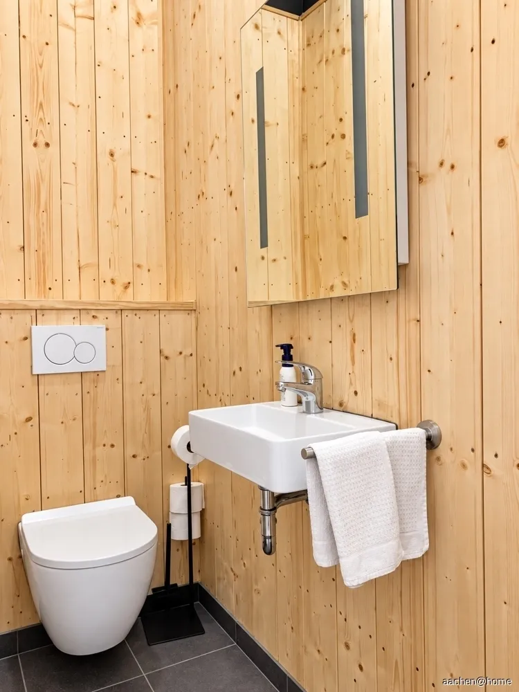 9 Zimmer Wohnung mit 200 m² in Aachen – Bild 3