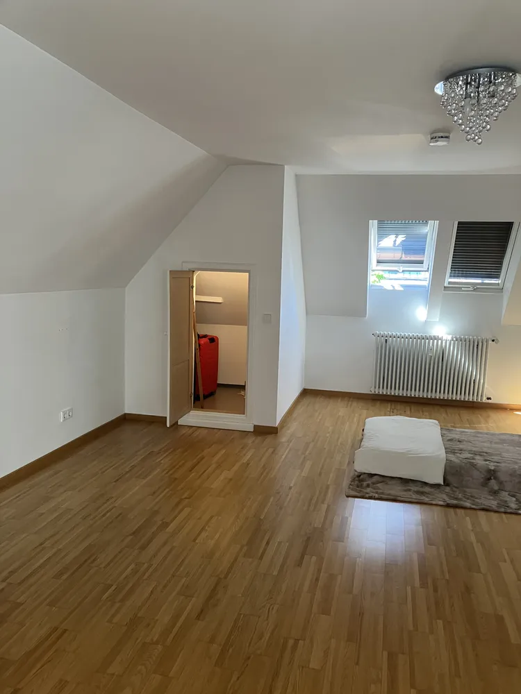 3 Zimmer Wohnung mit 149 m² in München – Bild 2