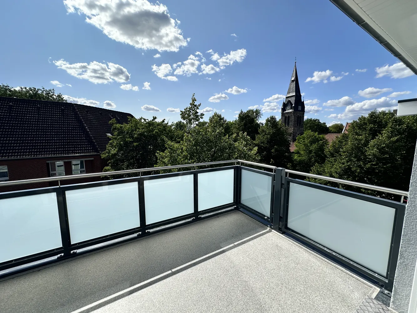 4 Zimmer Wohnung mit 155 m² in Hannover – Bild 1