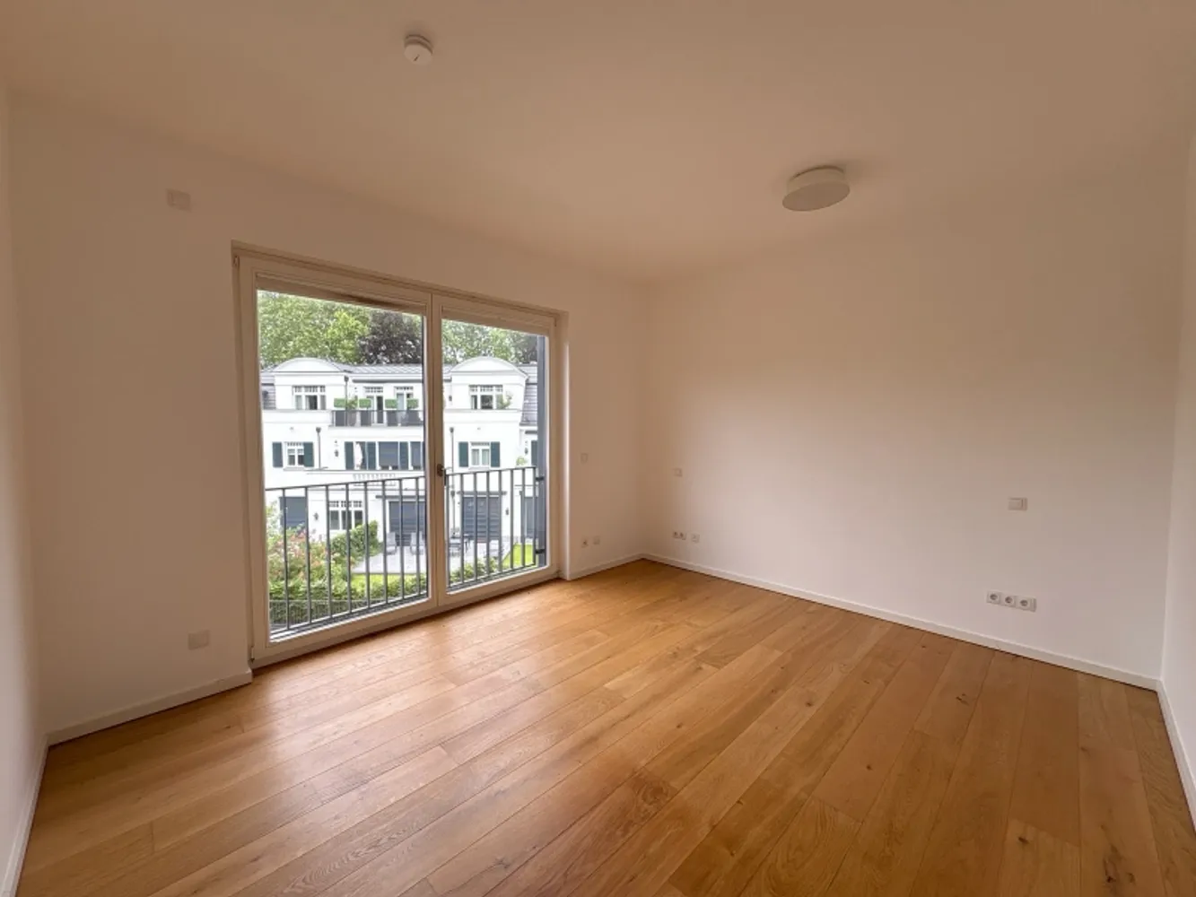 4 Zimmer Wohnung mit 128 m² in Köln – Bild 2