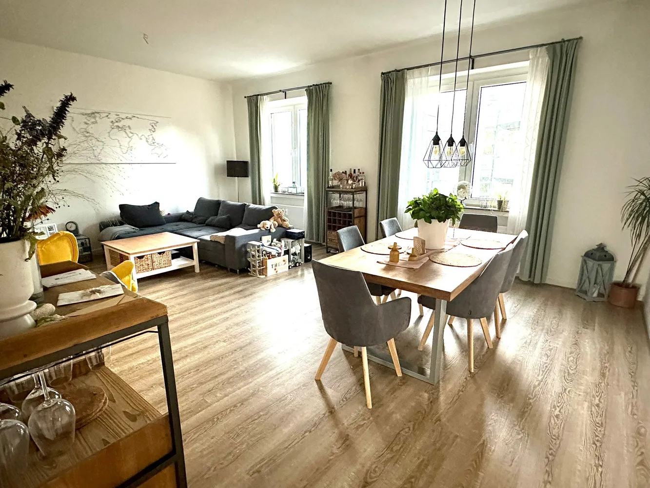 5 Zimmer Wohnung mit 110 m² in Düsseldorf – Bild 1
