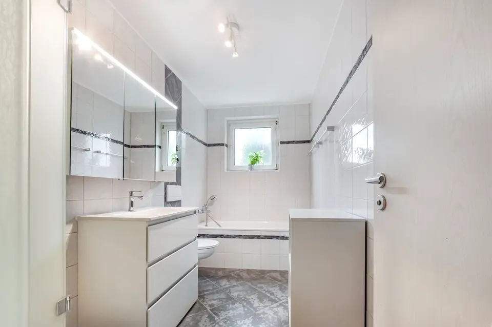 4 Zimmer Wohnung mit 99 m² in Augsburg – Bild 9