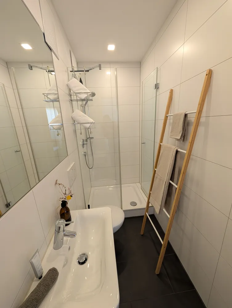 1 room apartment with 30 m² in Stuttgart – Photo 6
