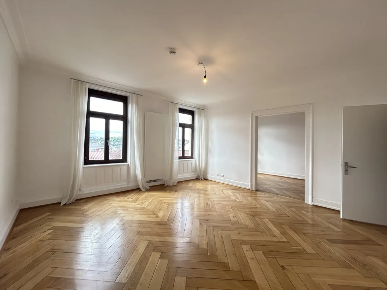 4 Zimmer Wohnung mit 130 m² in Stuttgart – Bild 1