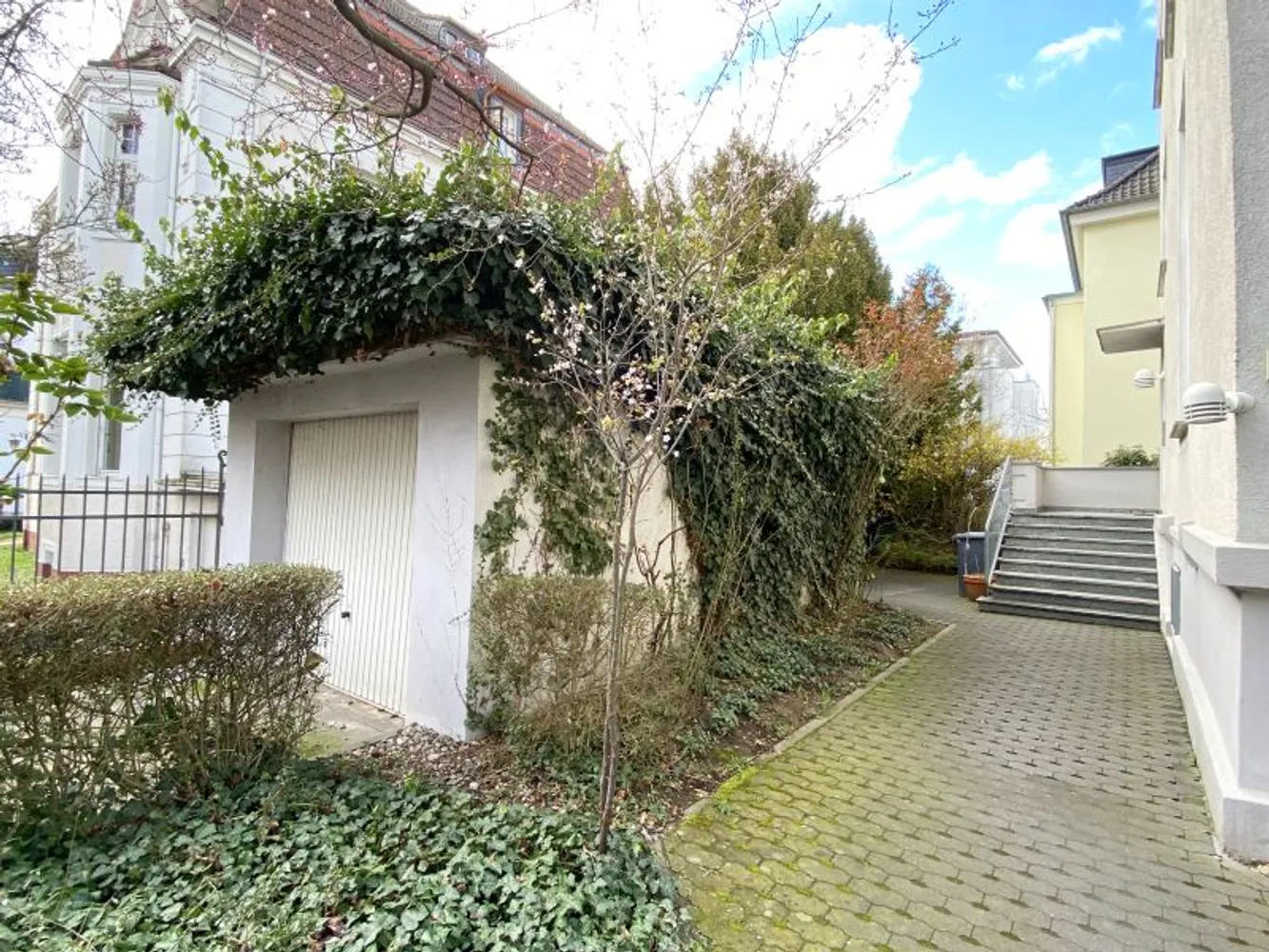 4 Zimmer Wohnung mit 140 m² in Wiesbaden – Bild 3