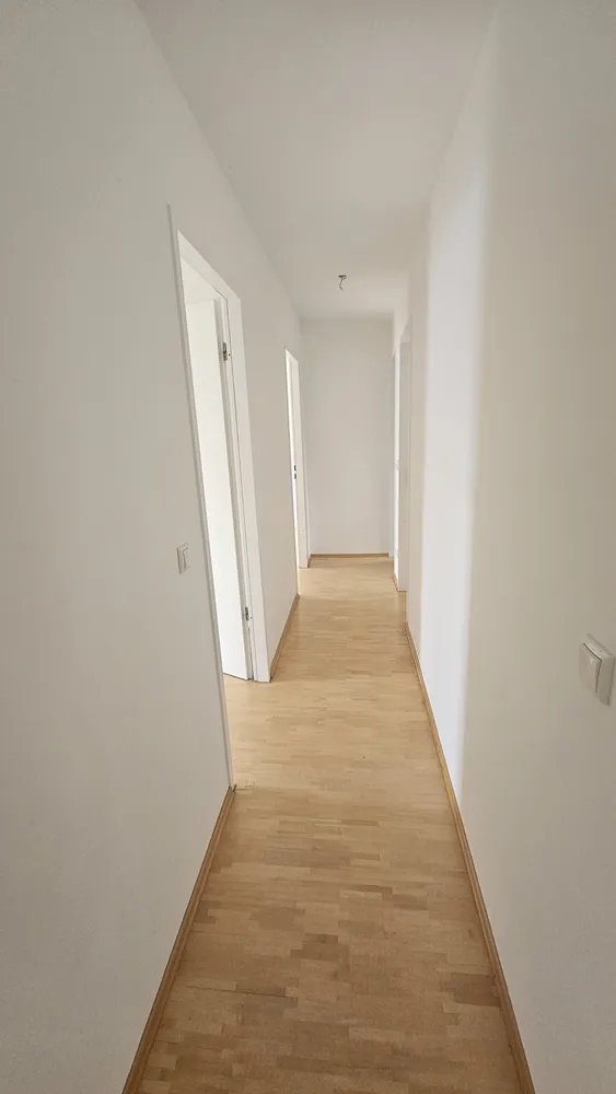 4 Zimmer Wohnung mit 96 m² in München – Bild 4