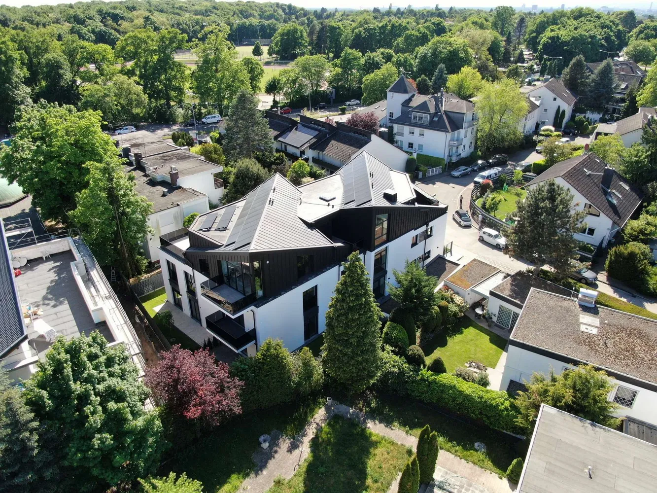 4 Zimmer Wohnung mit 151 m² in Frankfurt am Main – Bild 3