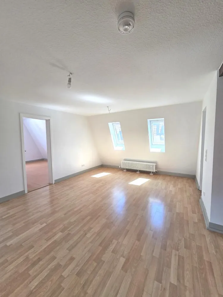 4 Zimmer Wohnung mit 106 m² in Karlsruhe – Bild 1
