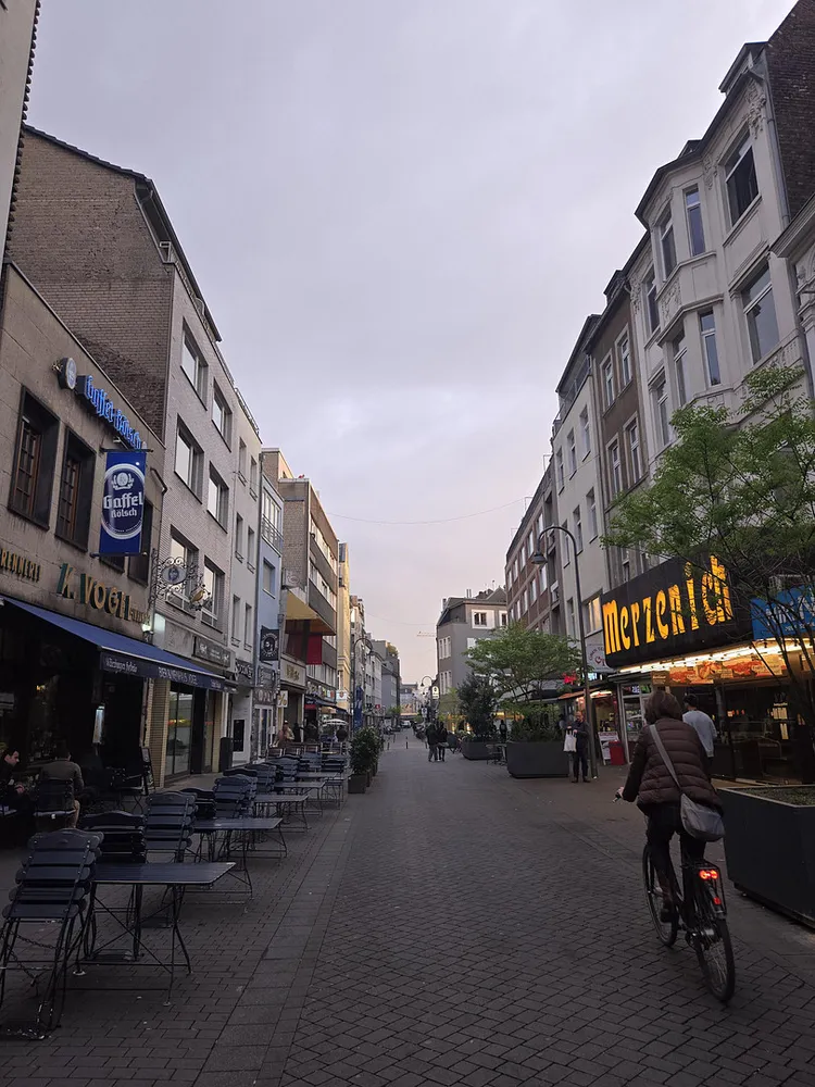 1 Zimmer Wohnung mit 28 m² in Köln – Bild 6