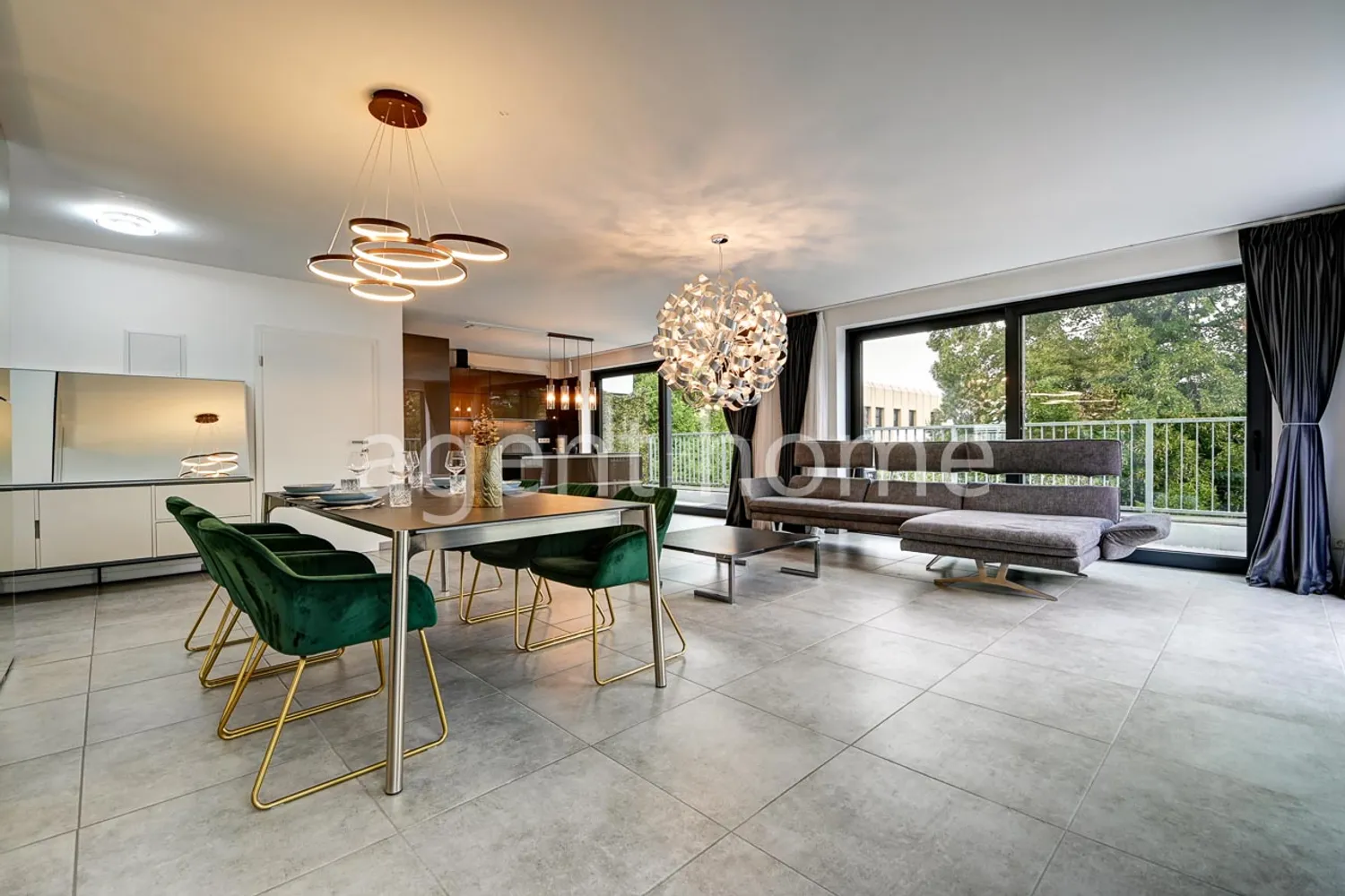 3 Zimmer Wohnung mit 150 m² in Stuttgart – Bild 1