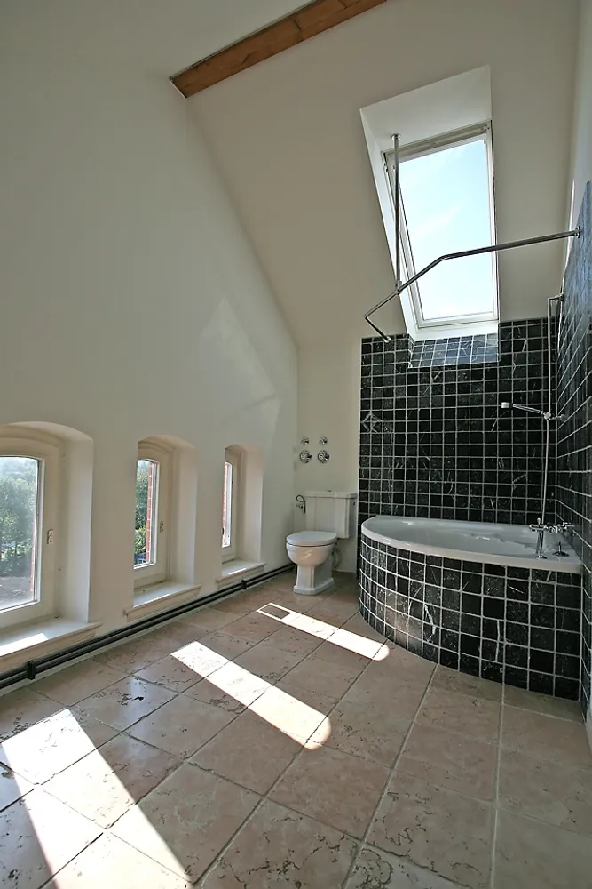 2 Zimmer Wohnung mit 129 m² in Hamburg – Bild 6