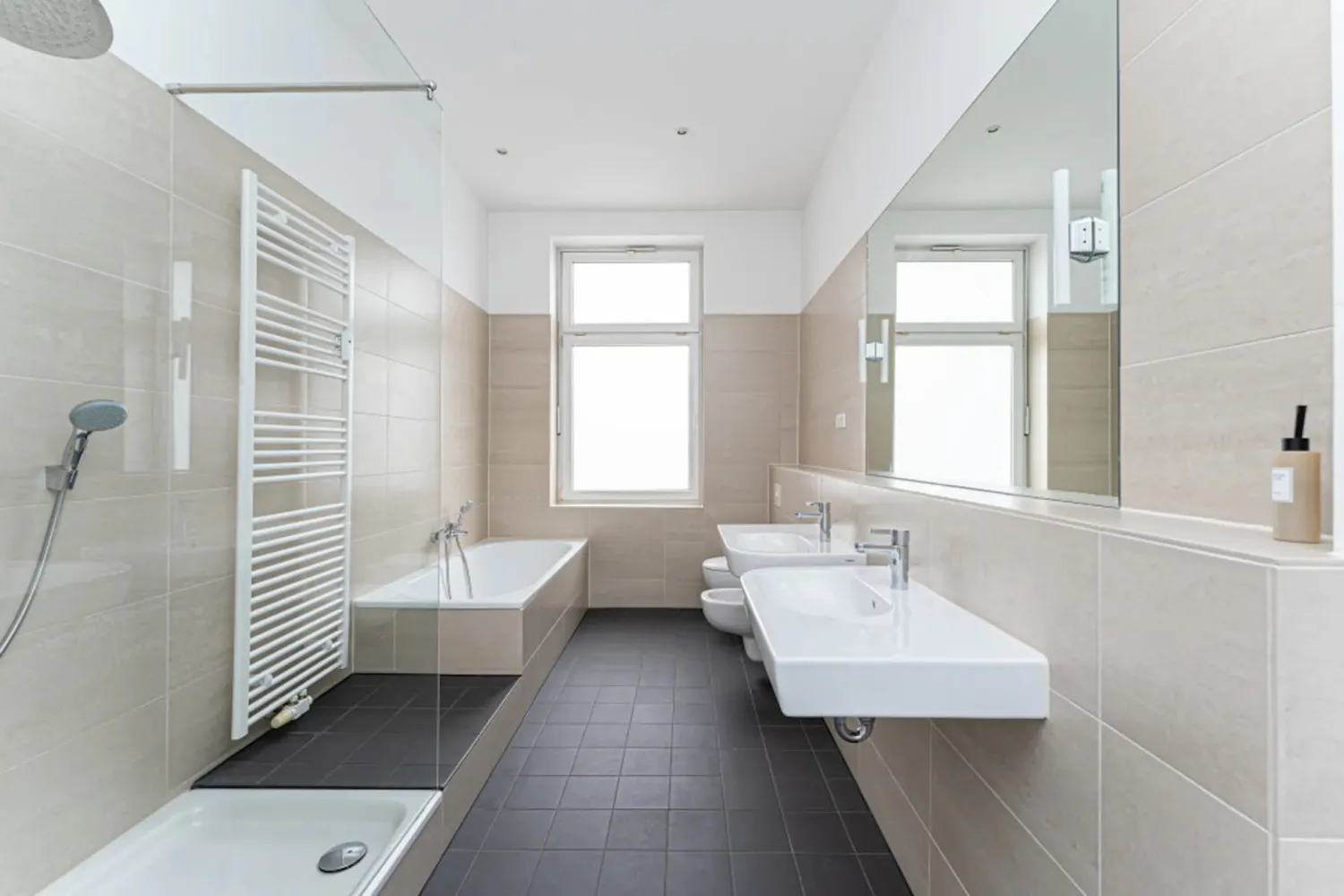 Shared room with 10 m² in Berlin – Photo 7