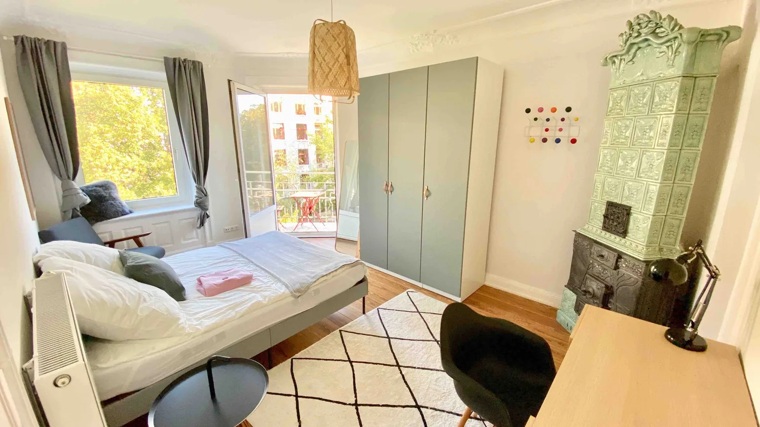 1 Zimmer Wohnung mit 100 m² in Hamburg – Bild 1