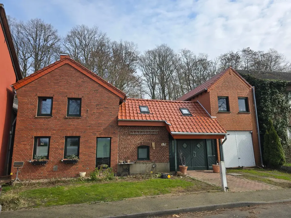 9 Zimmer Haus mit 190 m² in Aachen – Bild 1