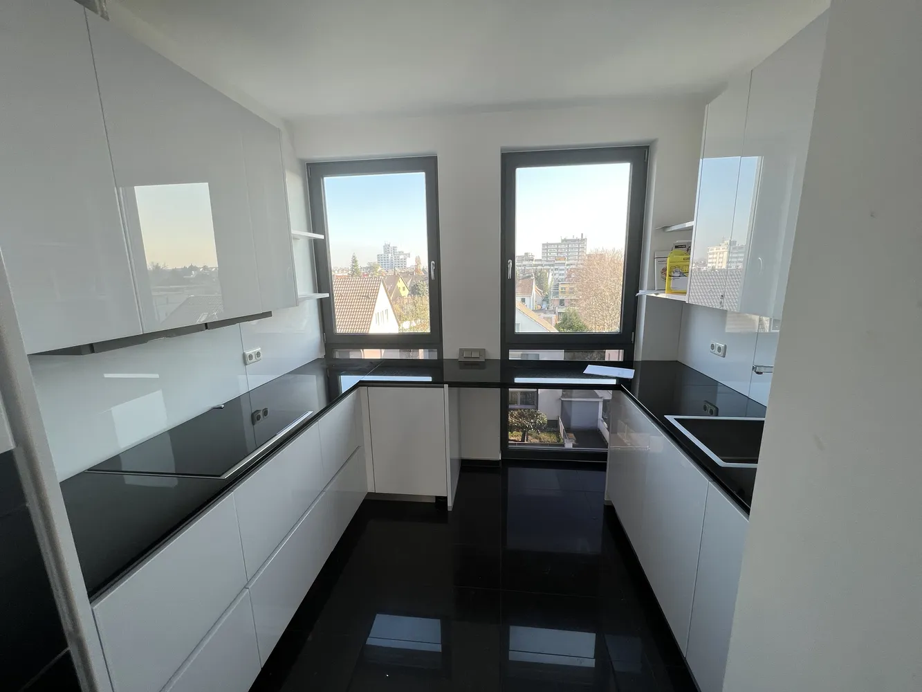 2 Zimmer Wohnung mit 127 m² in Köln – Bild 8