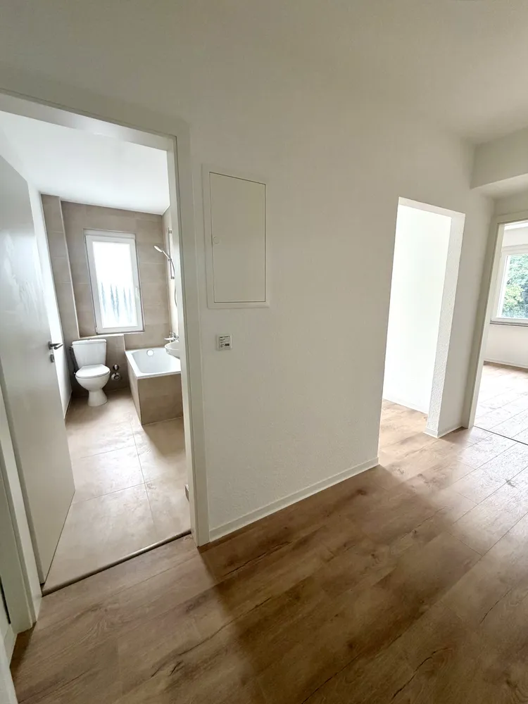 2 Zimmer Wohnung mit 68 m² in Wuppertal – Bild 2