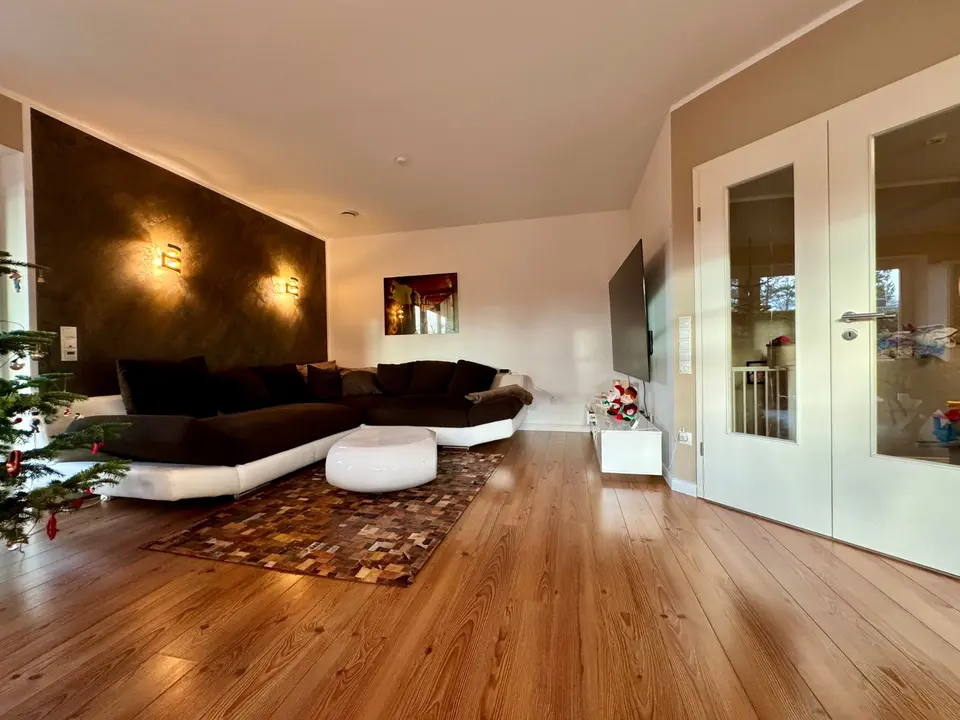 5 Zimmer Wohnung mit 150 m² in Norderstedt – Bild 1