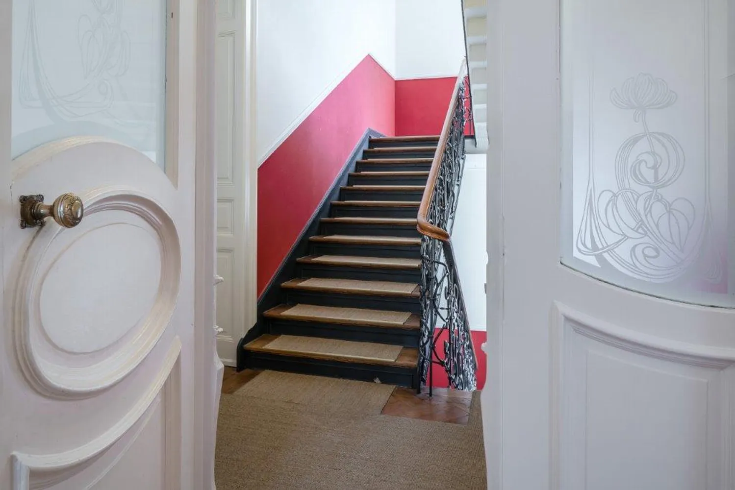 5 Zimmer Wohnung mit 165 m² in Wiesbaden – Bild 1