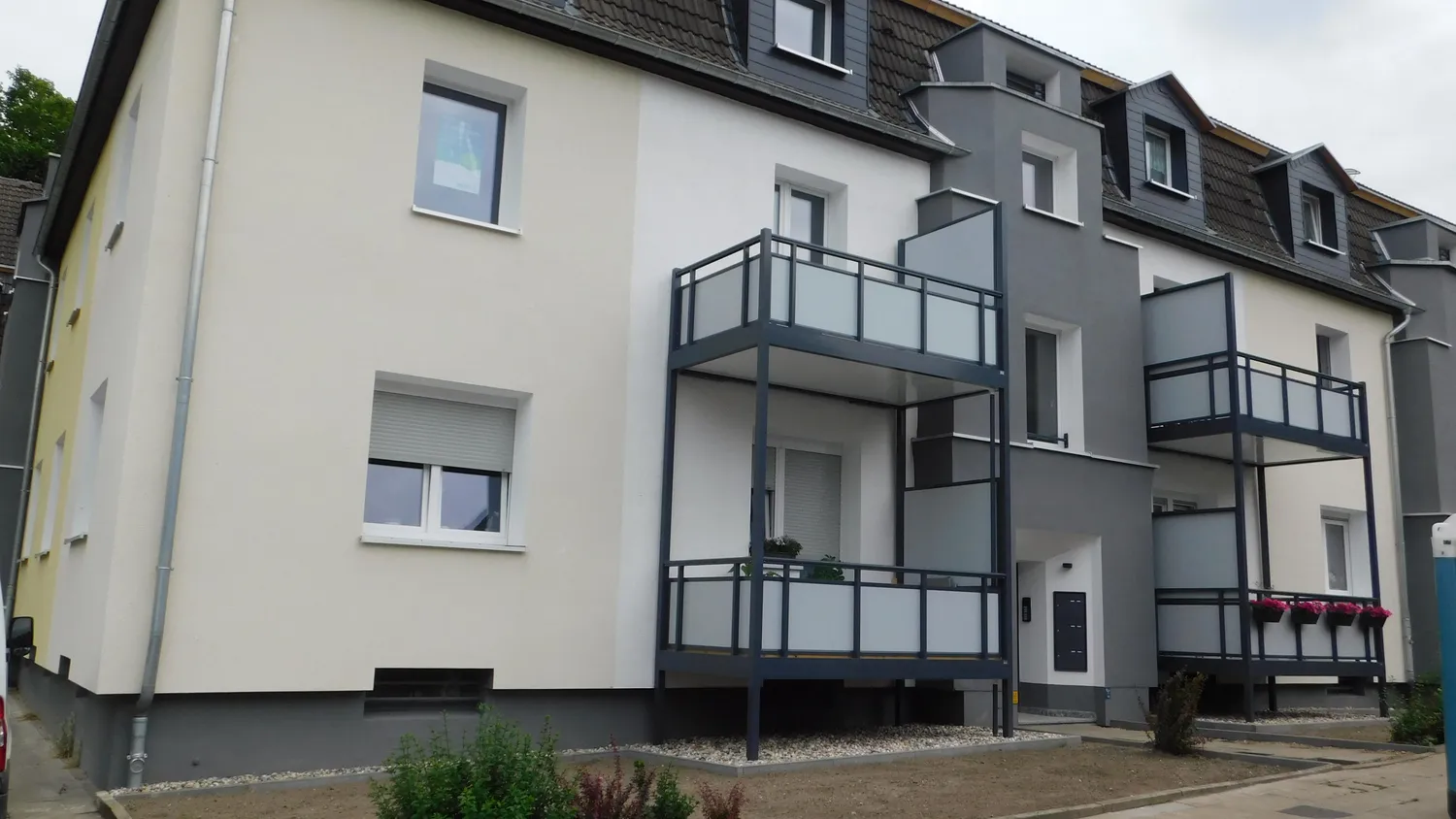 3 room apartment with 80 m² in Essen – Photo 1