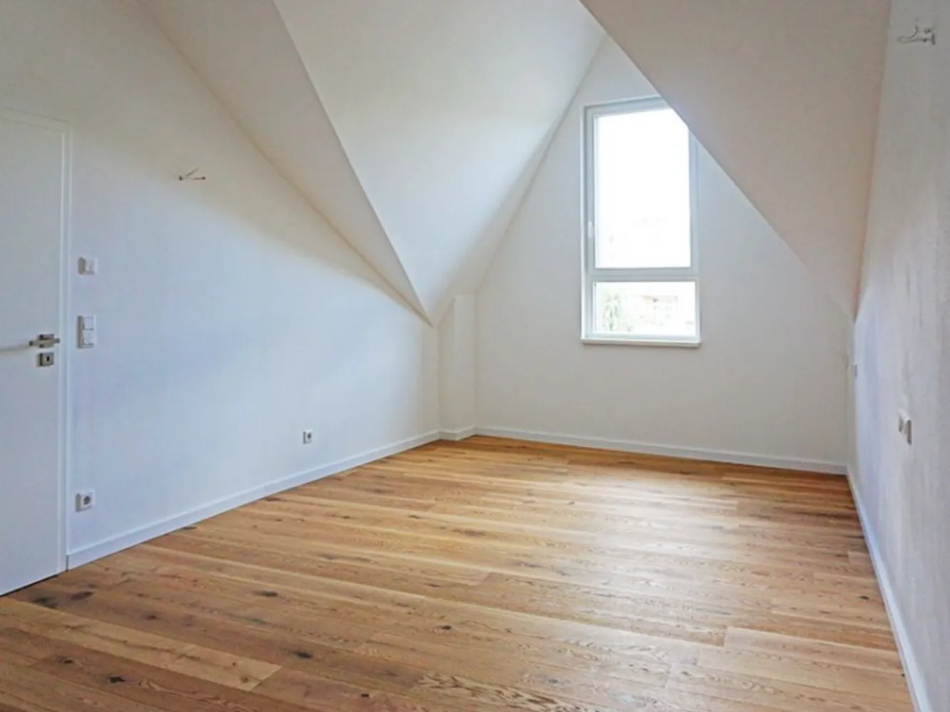 2 Zimmer Wohnung mit 122 m² in Coburg – Bild 9