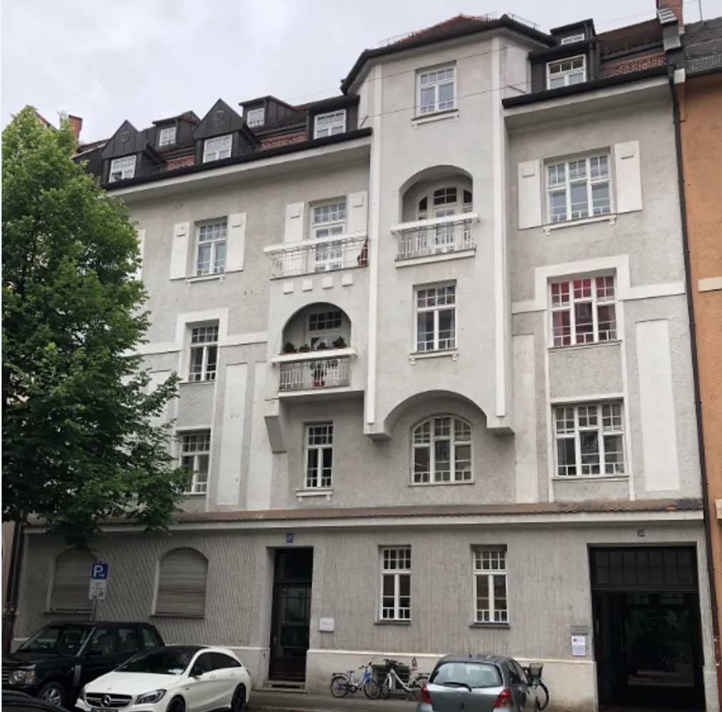 4 Zimmer Wohnung mit 151 m² in München – Bild 2