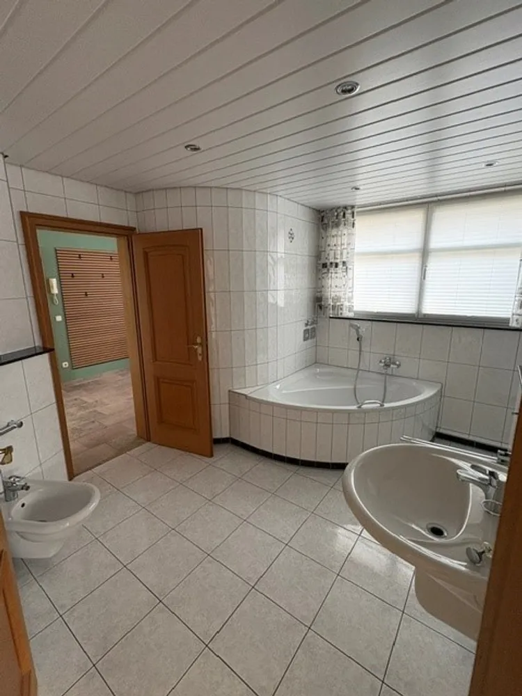 4 Zimmer Wohnung mit 130 m² in Mönchengladbach – Bild 6