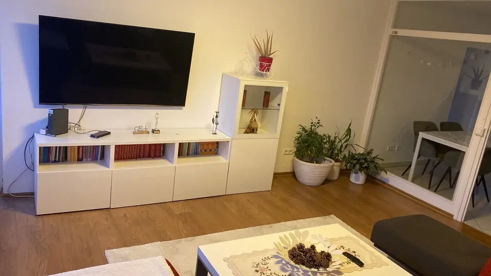 4 Zimmer Wohnung mit 100 m² in Hannover – Bild 2
