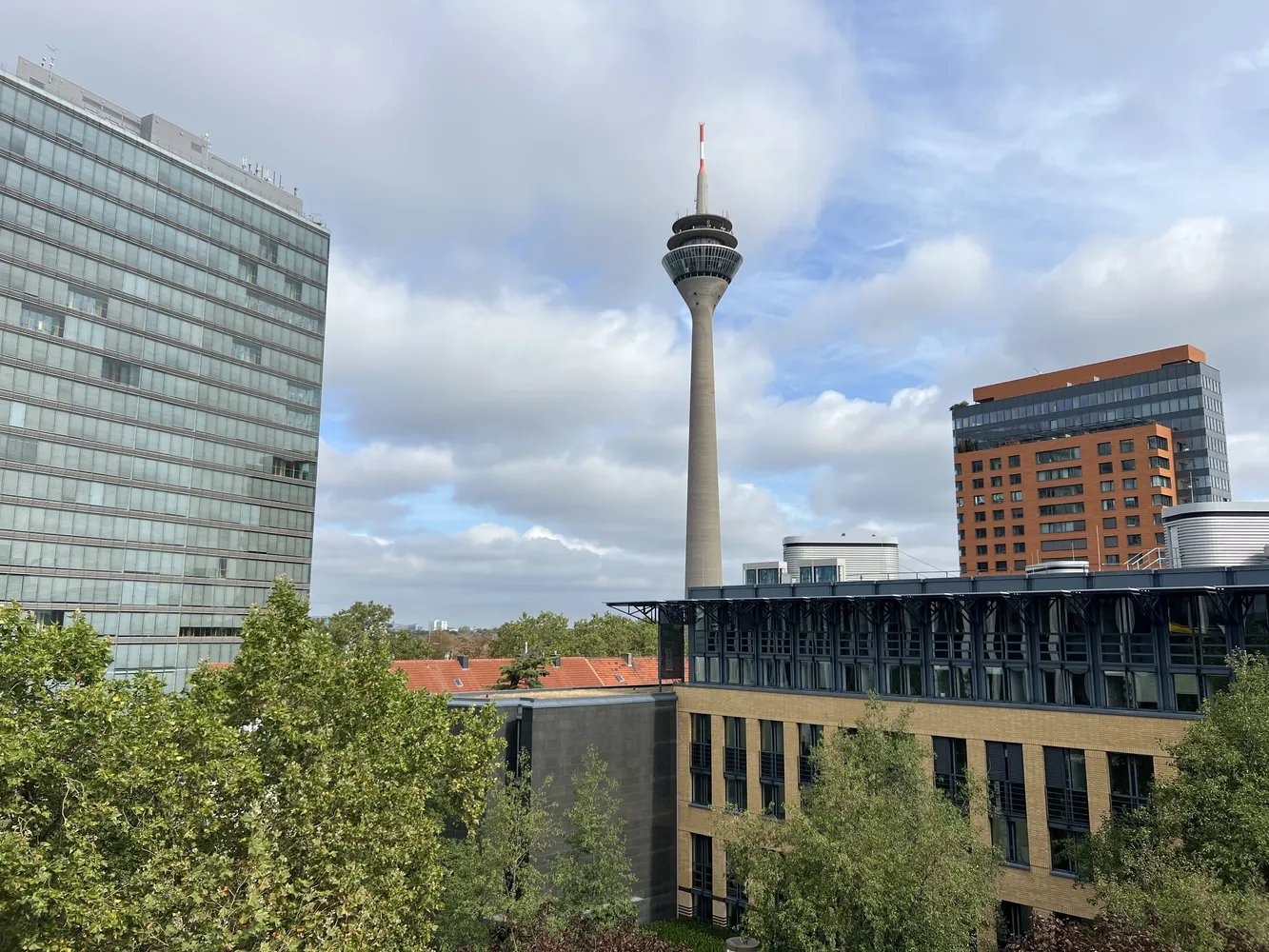 2 Zimmer Wohnung mit 57 m² in Düsseldorf – Bild 1