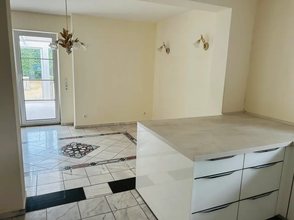 4 Zimmer Wohnung mit 133 m² in Aachen – Bild 2